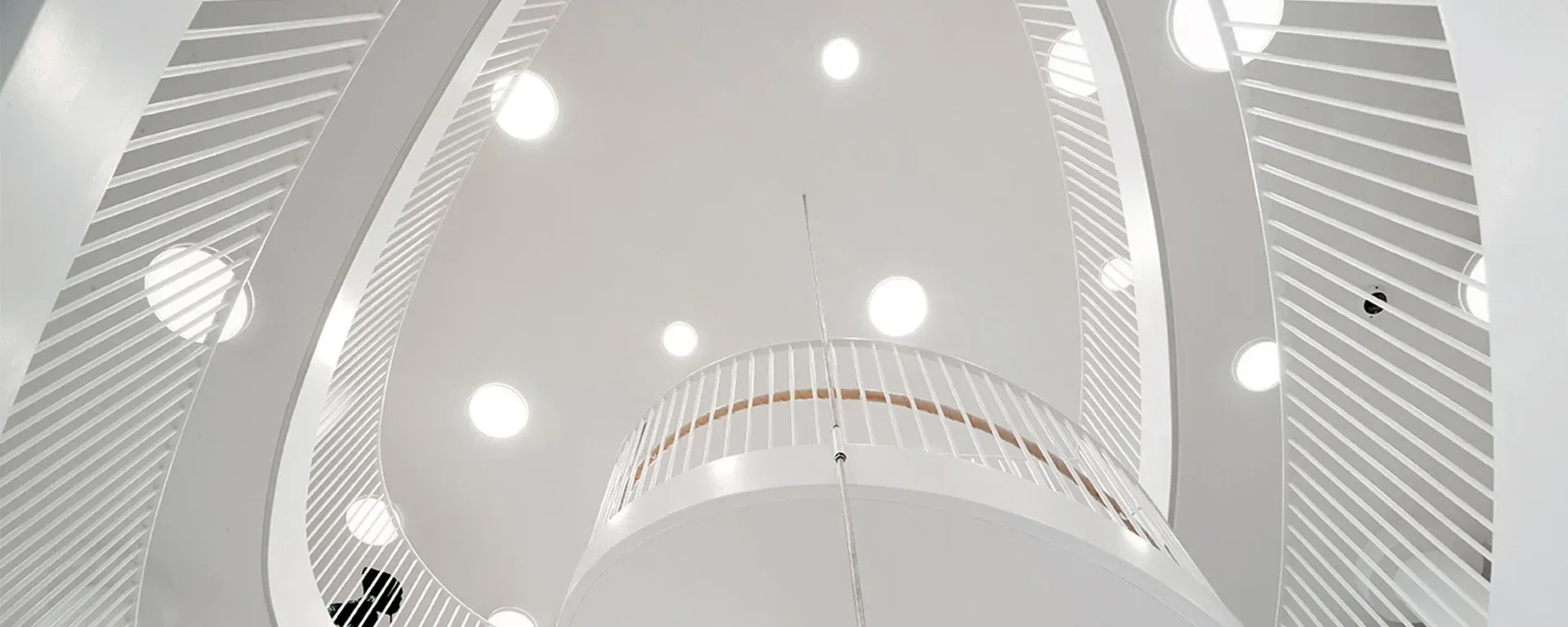 Sydbank bund 2100x900 Louis Poulsen